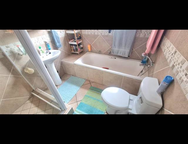 3 BEDROOM TOWNHOUSE FOR SALE IN AMBERFIELD